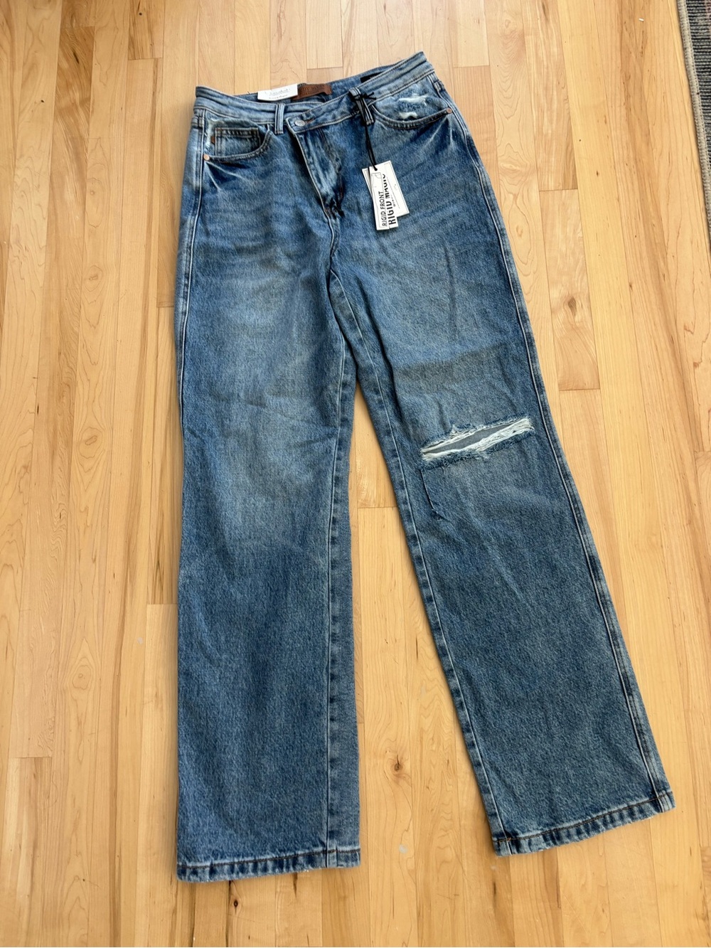 Judy Blue Size 28 Dad Jeans - NWT